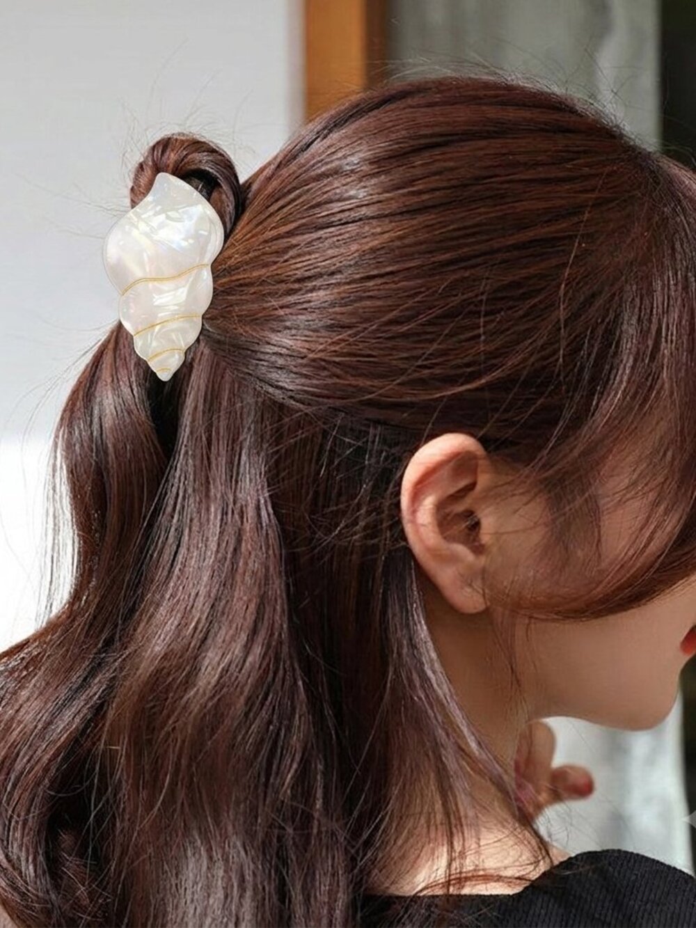 3/$35 NWT Pearlescent White Conch Shell Claw Hair Clip Gold Inlay Acrylic